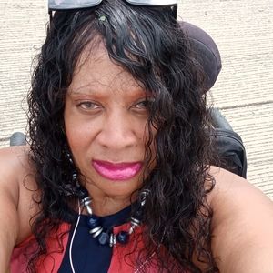 Meet your Posher, Leslie